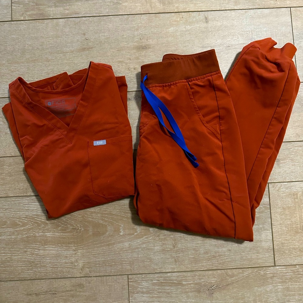 Figs Auburn Scrub Set